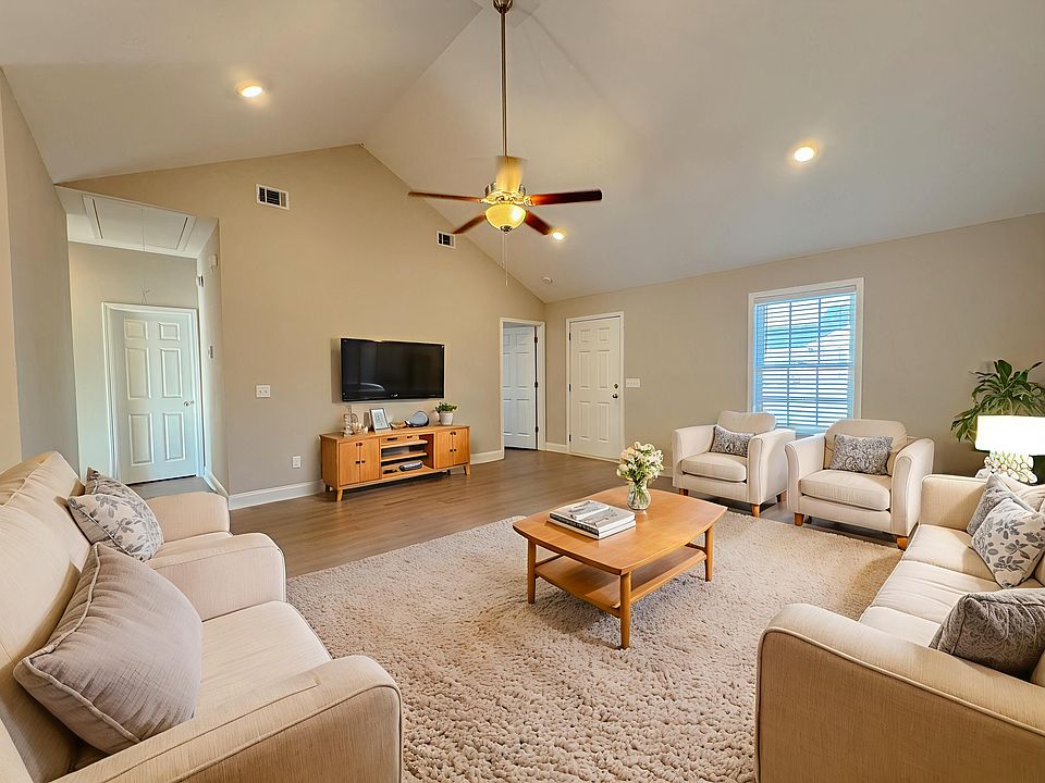 1st image of 229 Waybill Cir #1
