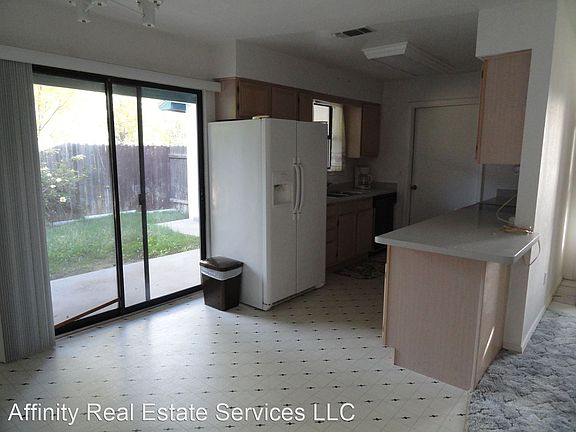 3rd image of 707 N 11th St