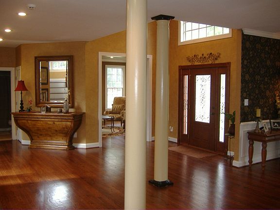 Foyer & Dinning Room