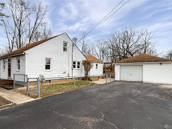 3rd image of 2422 S Tecumseh Rd