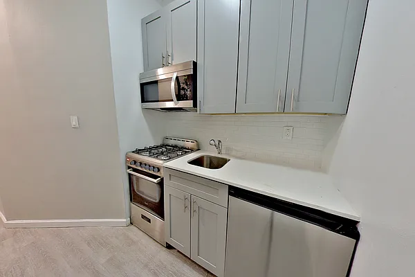 Rented by REAL New York | media 8