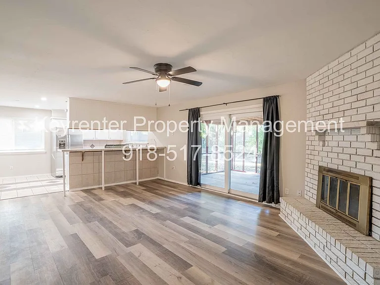 205 E Marshall St — Photo 5