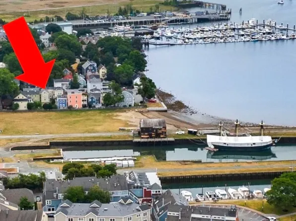 11 Kosciusko St #2, Salem, MA 01970