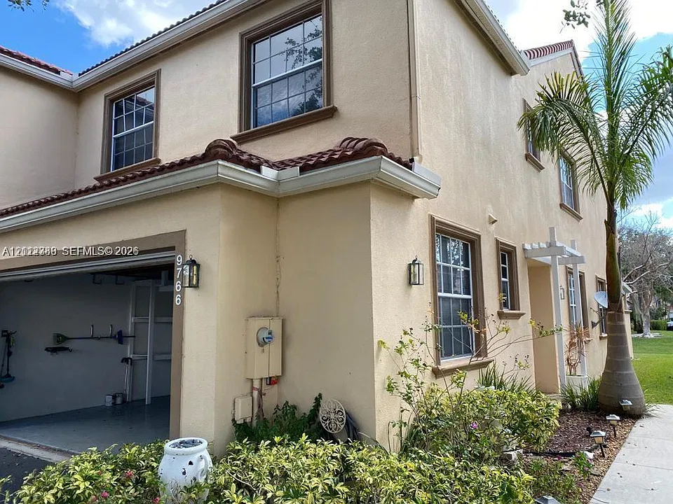 9766 Royal Palm Blvd #19