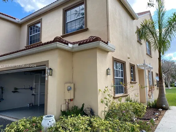 9766 Royal Palm Blvd #19, Pompano Beach, FL 33065