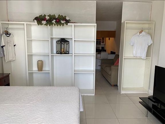 2nd image of 1750 N Bayshore Dr APT 2610