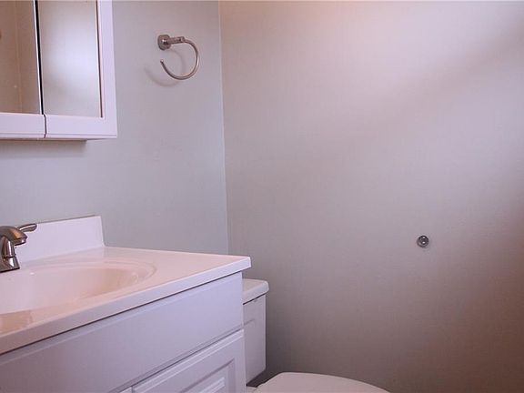 4th image of 2200 Bryn Mawr Dr