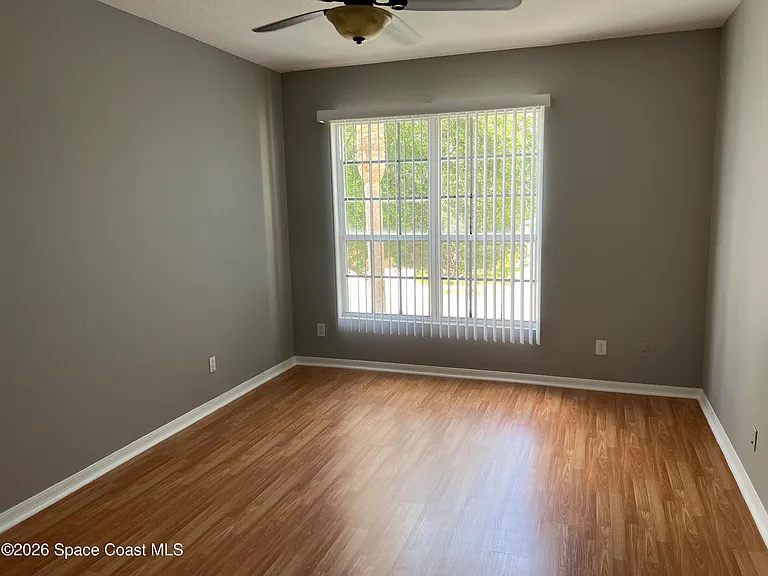 810 Benton Dr — Photo 13