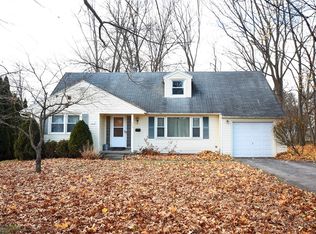 705 Roosevelt Rd, East Rochester, NY 14445