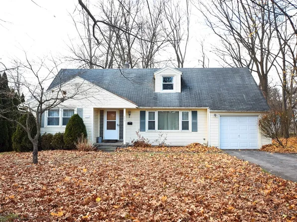 705 Roosevelt Rd, East Rochester, NY 14445