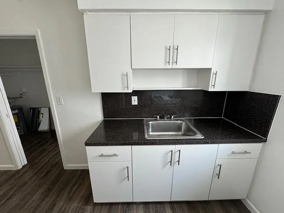 7700 Abbott Ave, Miami Beach, FL 33141