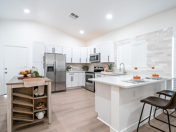 4th image of 1605 E VILLA THERESA Drive