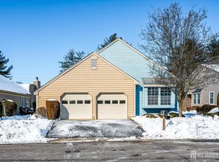 25 Martin Van Buren Dr, Monroe Township, NJ 08831