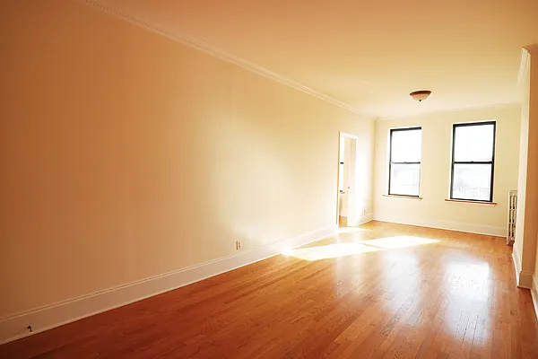 Rented by City Connections Realty | media 15