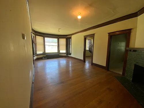 521-523 E 5th St Photo 1 521-523 E 5th St Photo 1