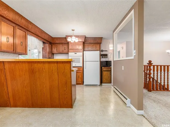 17 Blue Sage DRIVE, Moose Jaw, SK S6J 1A5
