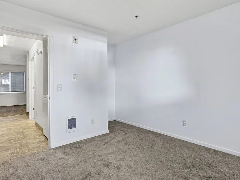 117-121 SE 125th Ave #151 — Photo 13
