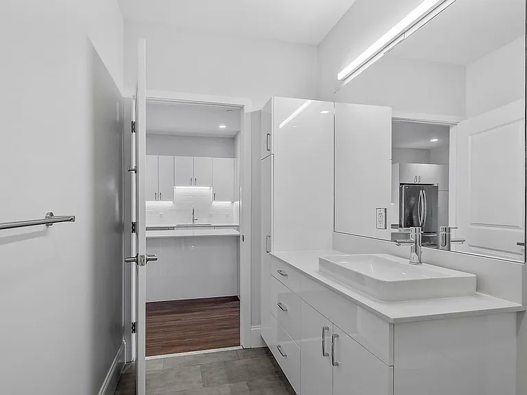 205 Maverick St #201 — Photo 24