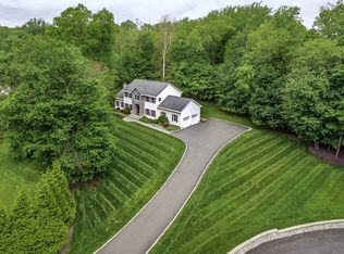 595 Blauvelt Rd, Pearl River, NY 10965