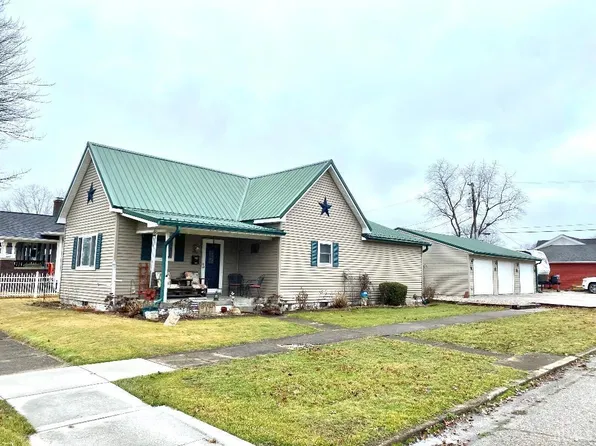 580 1st St NE, Linton, IN 47441