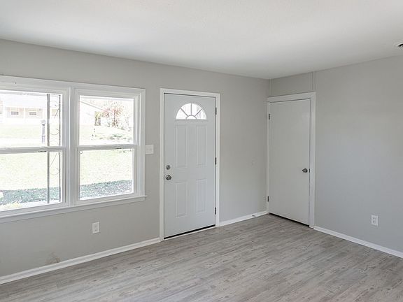 5th image of 2409 Vining Ave NW