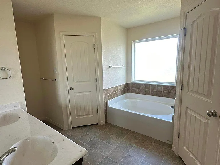 6710 Keechi Valley Dr — Photo 16