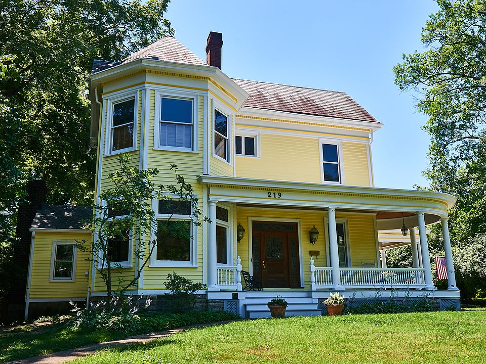 1st image of 219 Worthington Ave