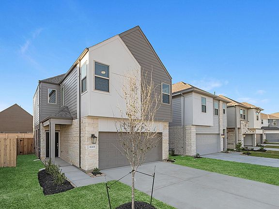 2nd image of 17215 Walden Lake Ln