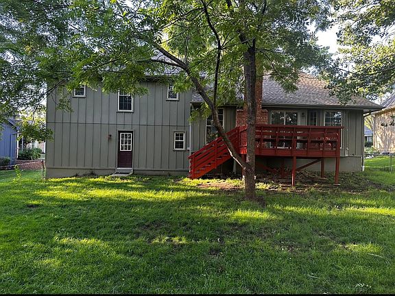 3rd image of 11815 W 99th Pl
