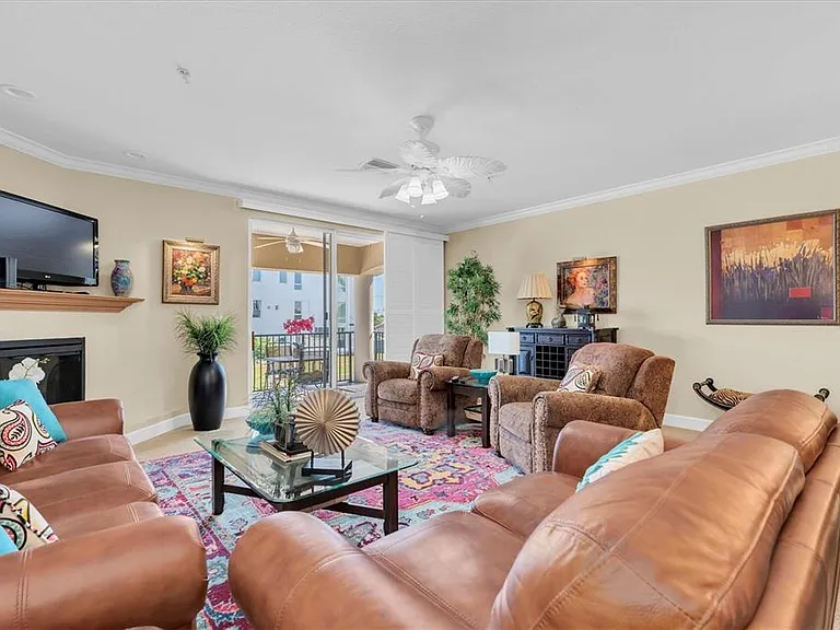 300 Capri Blvd #6 — Photo 8