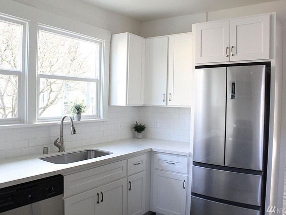 3rd image of 2033-2037 S 8th St