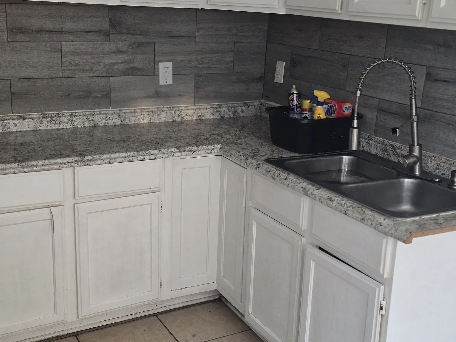 4 bed, 900 sqft, $1,150 — Photo 4