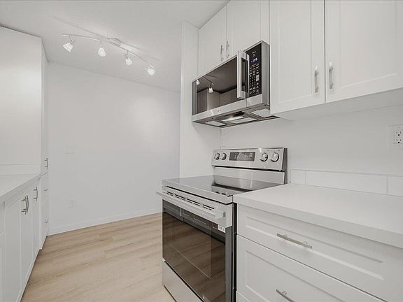5th image of 15020 N Bluff Rd #107