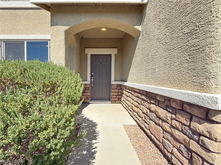 1153 Bear Head St — Photo 3
