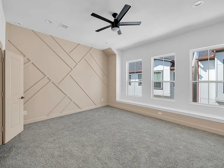 9551 Neuens Rd #B — Photo 20