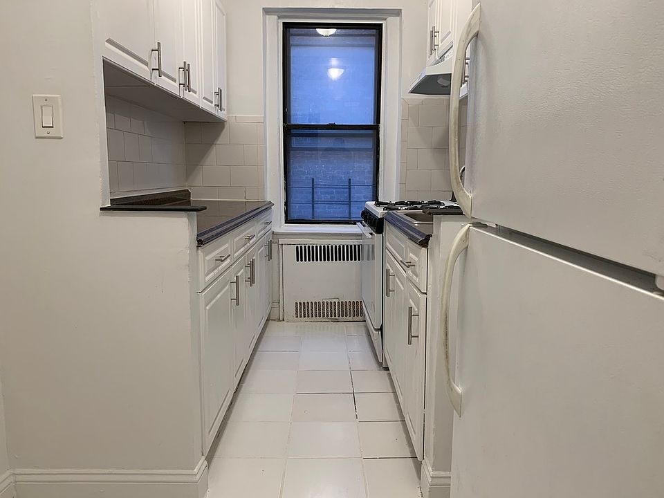 1st image of 4915 Skillman Ave #B1