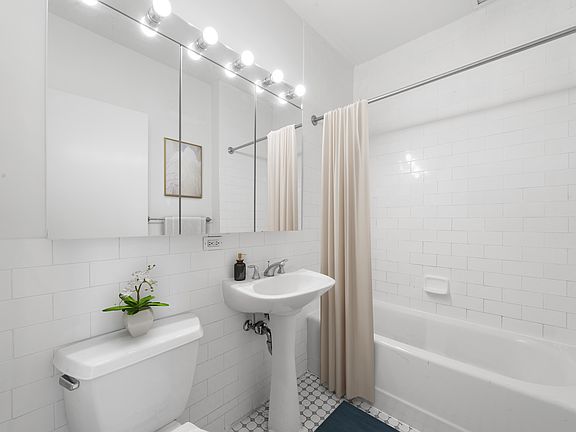 3rd image of 90 Washington St APT 7Q