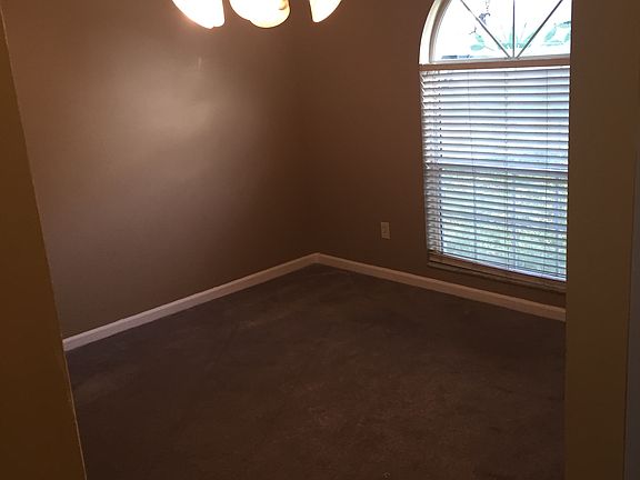 3rd image of 3018 Hickory Glen Dr