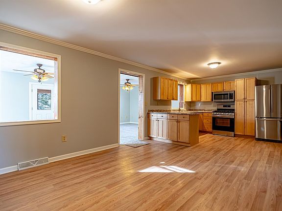 2nd image of 606 Virginia Ave