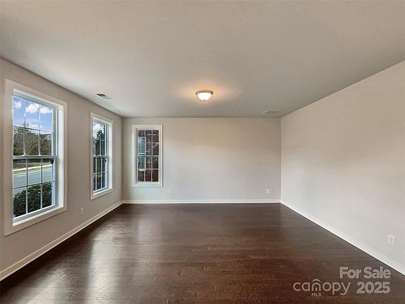 4th image of 2321 Silver Crescent Dr