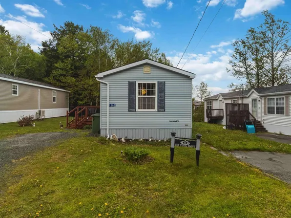 186 Circle Dr, Halifax, NS B3E 1C1