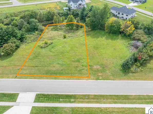 117 Pine Creek Rd, Mankato, MN 56001