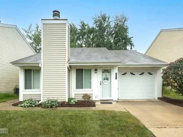 30W063 Dogwood Ct, Warrenville, IL 60555