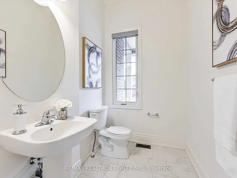 51 Ken Sinclair Cres — Photo 15