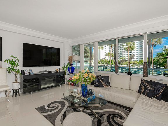 4th image of 3233 NE 34TH Street #215
