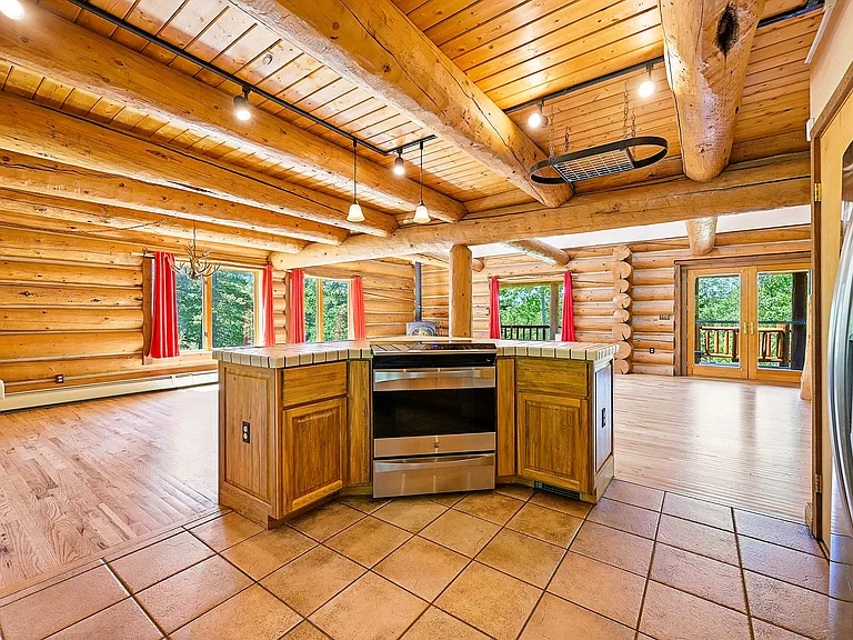 652 Bear Mountain Rd — Photo 10