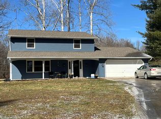 6825 Valley Dr, Leo, IN 46765