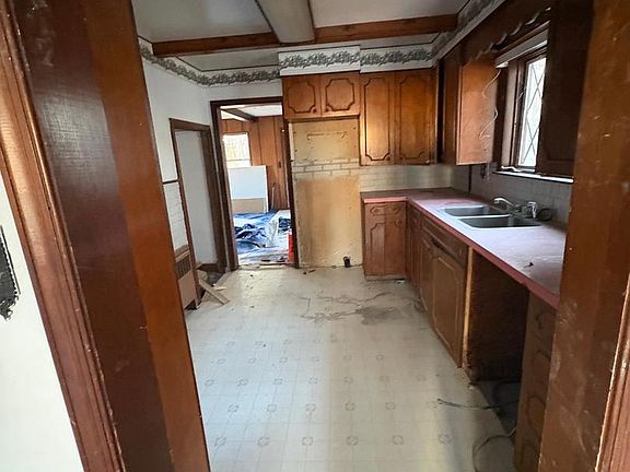 5th image of 7 Hall Hwy