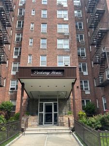 61 Bronx River Road #8E, Yonkers, NY, 10704