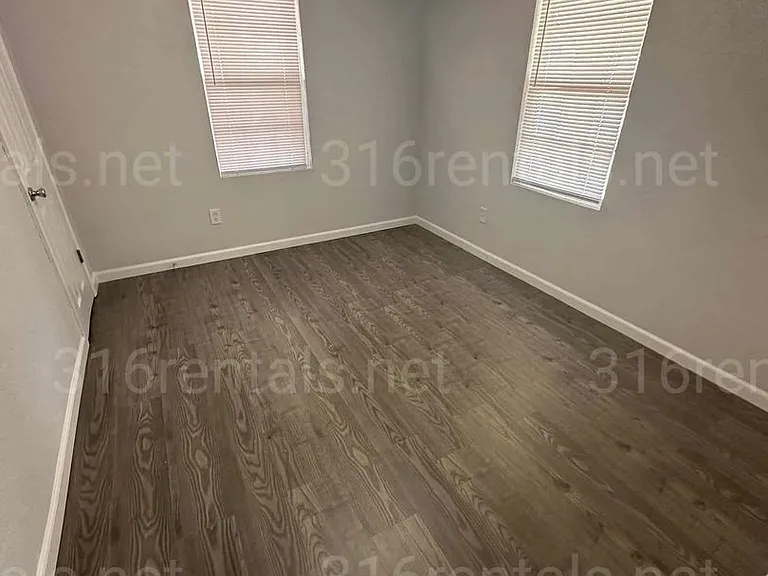 3352 N Park Pl — Photo 6